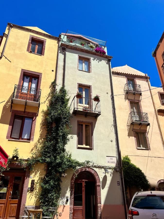 ホテル La Vecchia Torre ボーザ エクステリア 写真
