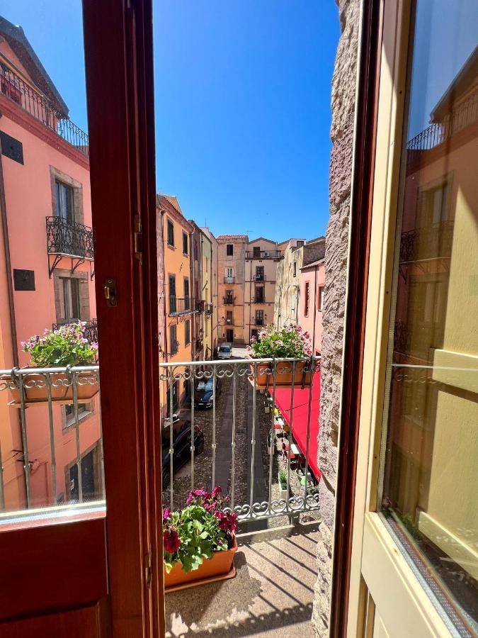 ホテル La Vecchia Torre ボーザ 部屋 写真