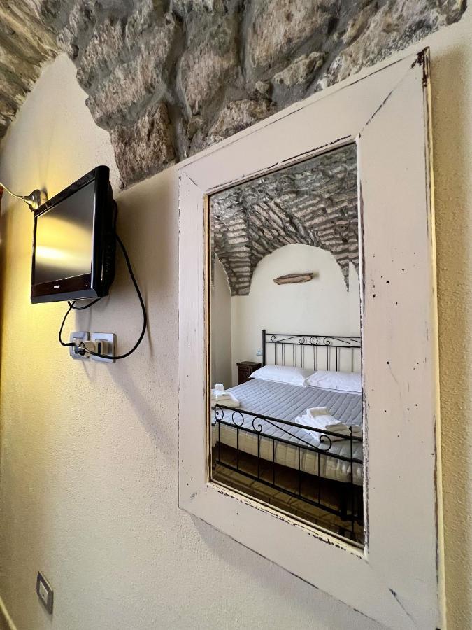 ホテル La Vecchia Torre ボーザ エクステリア 写真